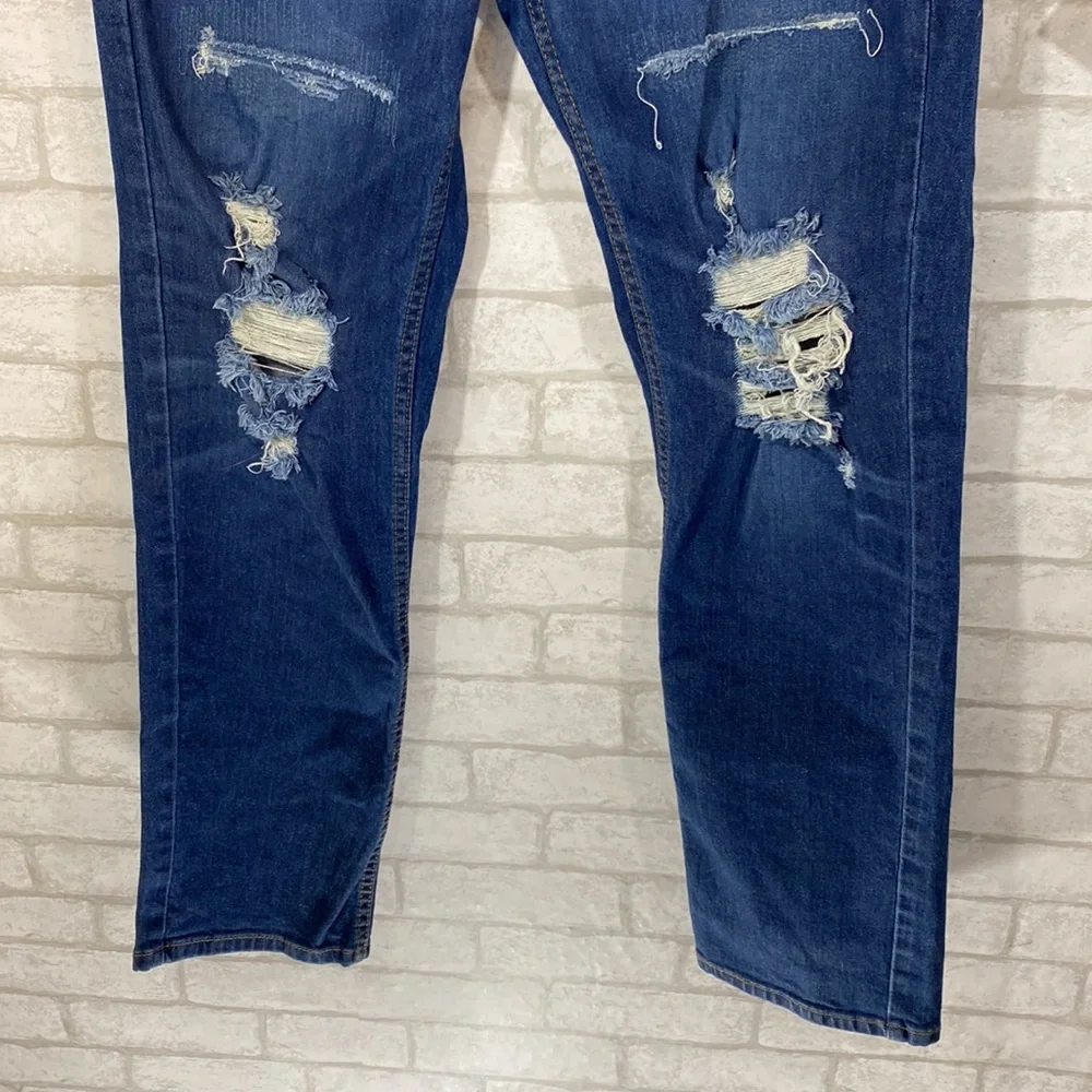 Levi’s 511 distressed jeans size 33x32